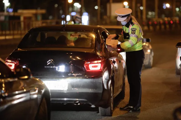 O săptămână cu Poliţia pe străzi: cam 150 de amenzi pe zi şi15 şoferi lăsaţi fără permis