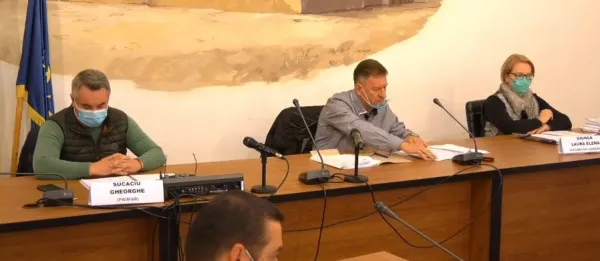 Făgăraşul va avea un administrator public. Noua organigramă a primăriei a fost aprobată după 3 tentative eşuate