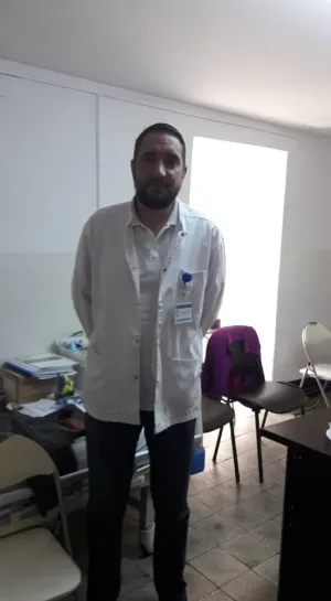 Şi preot, şi asistent pe secţie de Covid: Este o altă lume, o vale a plângerii…