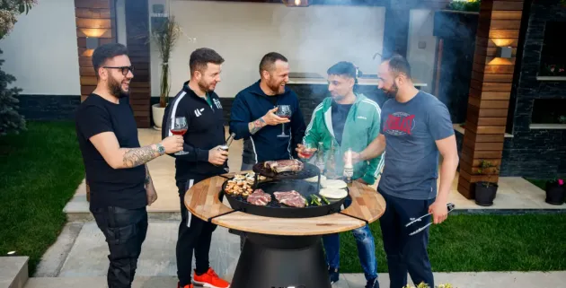 Duminică se chefuieşte: Lăsata Secului pentru Crăciun. „Cum ţi-e găina”, prognoza zilei