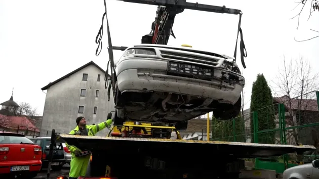 5 minute sau ţi-o ridic: După 4 ani de la aprobare, Braşovul începe ridicarea maşinilor parcate neregulamentar