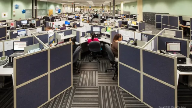 Sykes angajează 28 oameni pentru Braşov: operator call-center, funcţionar informaţii clienţi - pe româneşte