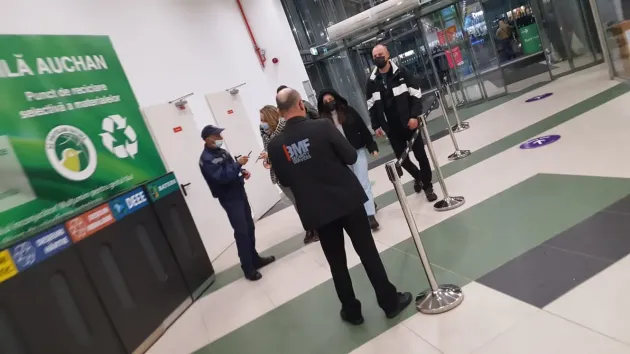 Ziua şi braşoveanul prins cu certificatul verde al altuia