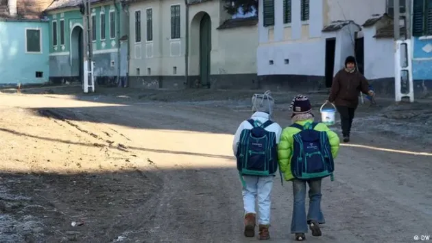 43 de unităţi şcolare din judeţul Braşov  au 0% personal vaccinat împotriva Covid. 53 au 100%