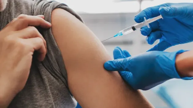Intenţia de vaccinare: La doza 3 – cei mai mulţi