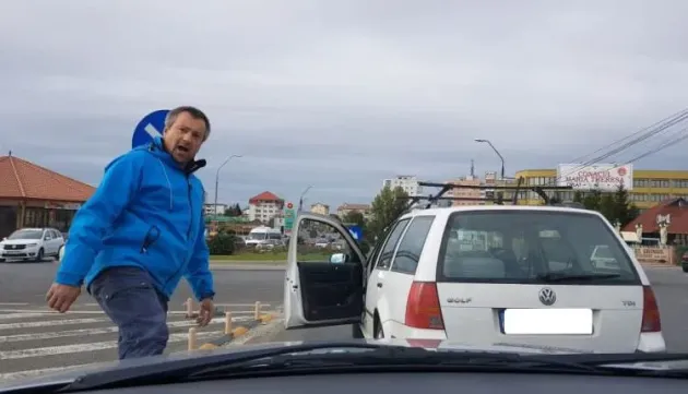 O înjurătură în trafic - minim 1.305 lei
