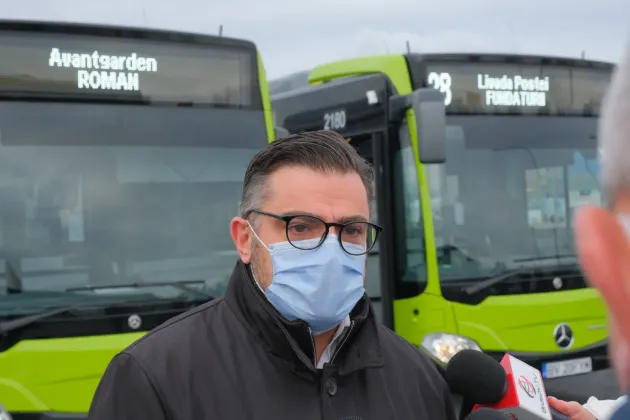 Apel către călătorii RATBV: validaţi cardurile electronice 