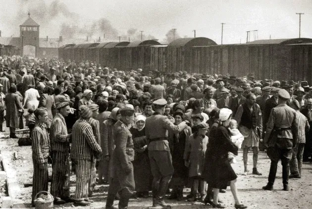 Istoria evreilor şi a Holocaustului va fi studiată în şcoli, din 2023