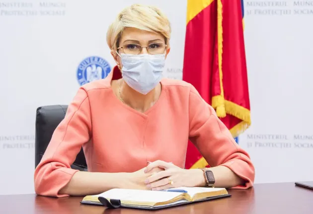 100.000 de străini