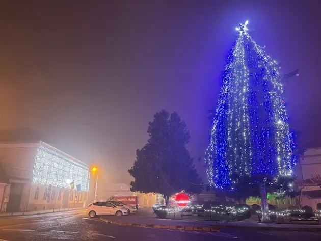 Din 1 decembrie, Ghimbavul intră în „spiritul Crăciunului”