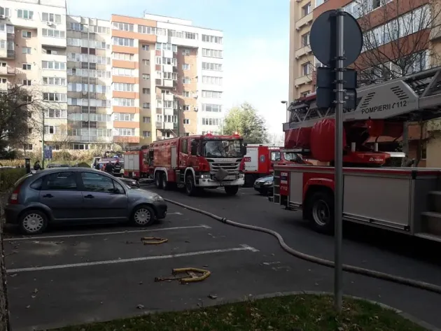 Alarmă de foc la o casă, pe Hărmanului. Proprietarul era în casă