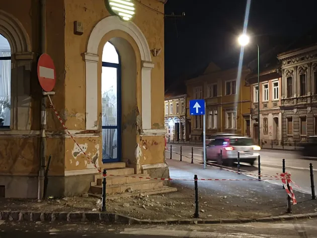 Sediul USR a început să se dărâme. Proprietarul voia pe respectivul spaţiu 180.000 de euro  