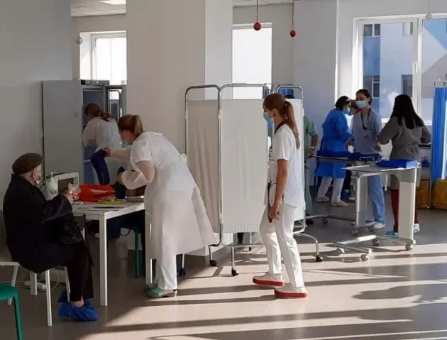 Intenția de vaccinare: 2.106 de brașoveni, ieri, la centrele de vaccinare