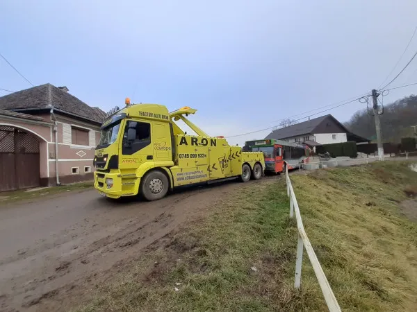Biblioteca pe roţi sau ce vrea să facă un preot pentru copiii din satul său