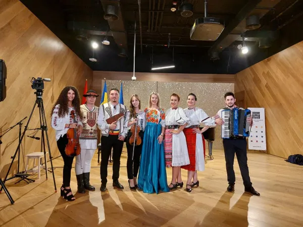 Delegaţia Dubai: 50 de studenţi de la Braşov reprezintă România la cea mai mare expoziţie internaţională a anului, cu peste 190 de state participante