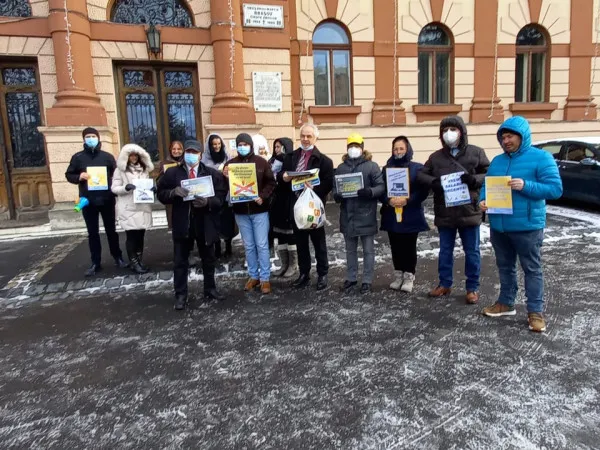 Doar 15 persoane la protestul salariaţilor din Educaţie, la Braşov
