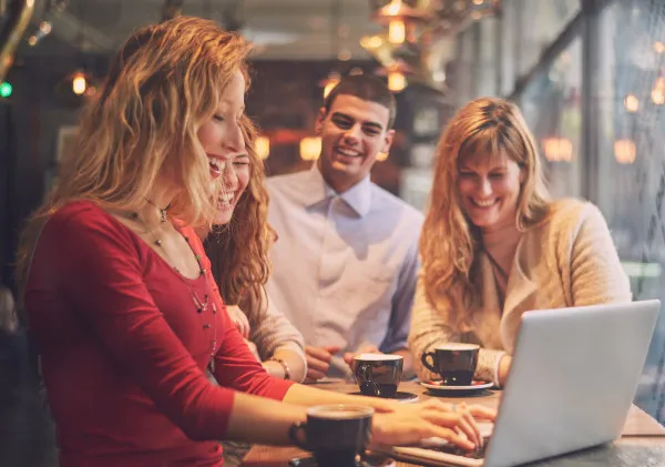 8 activităţi pe care le puteţi asocia cu o ceaşcă de cafea