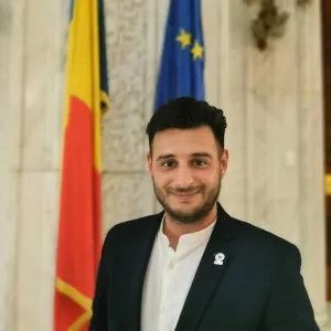 Liberalii braşoveni dau o carte mai departe