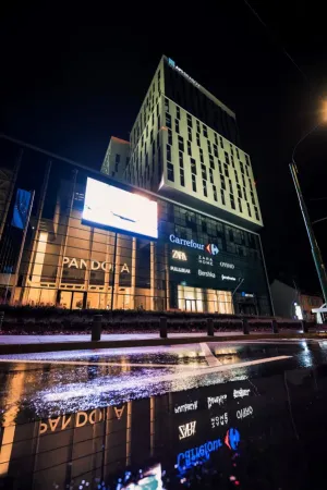 Care este programul marilor magazine din Braşov, în preajma Revelionului. La cinema și la mall, deschis și pe 1 ianuarie