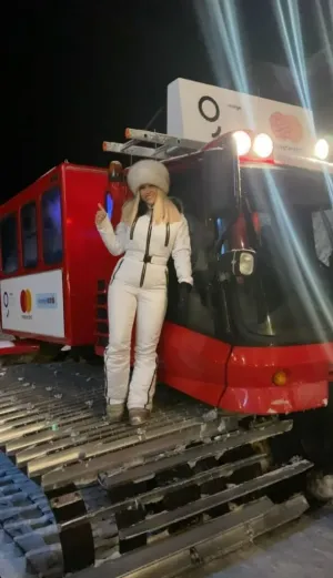 Blocaţi în Postăvarul: unii răniţi, alţii la uşa telecabinei. Printre ei şi Anda Adam, deja celebră cu „păruiala” din Poiana Braşov