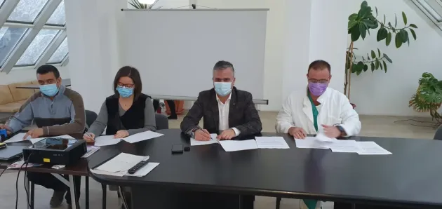Ultima semnătură pentru „noua Maternitate”