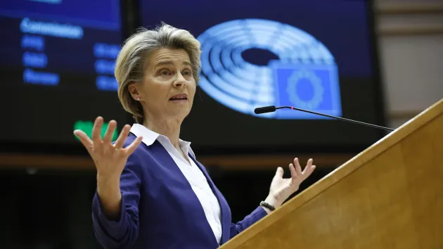 Ursula von der Leyen: Varianta Omicron ar putea deveni dominantă în Europa până la jumătatea lunii ianuarie