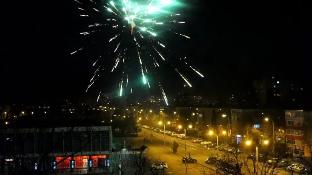 La mulți ani, 2022!  Piața Sfatului și alte 4 mini-revelioane în aer liber, 7.104 de artificii peste Brașov