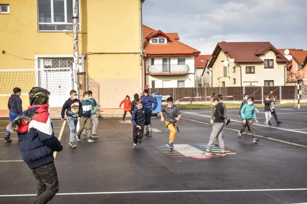Braşov, 100%: Toate şcolile din judeţ vor face cursuri „faţă în faţă”, în această săptămână