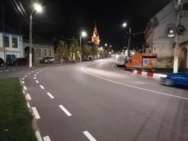 Codlea, „salvat” de martori: Era teafăr, dar rupt de beat, pe lângă maşină