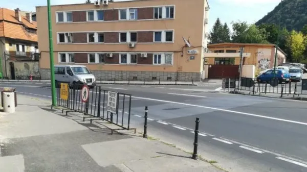 Dat afară de la Protecţia Copilului Braşov, după o acuzaţie de viol. Iniţial, agresorul a fost „promovat” de la Hărman, la Braşov