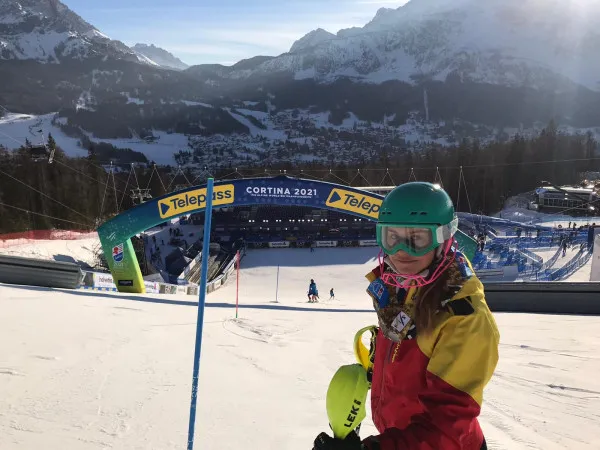 Maria Constantin, tânăra care va „duce” Predealul la Olimpiada de la Beijing