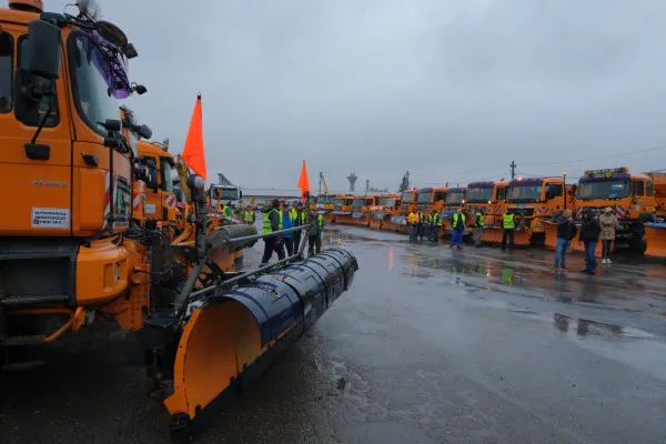 Autorităţile, pregătite pentru deszăpezire: fie că va fi polei, fie zăpadă
