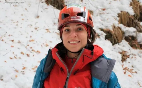Trupul Silviei, alpinista care a murit de ziua ei, se află încă în munţi