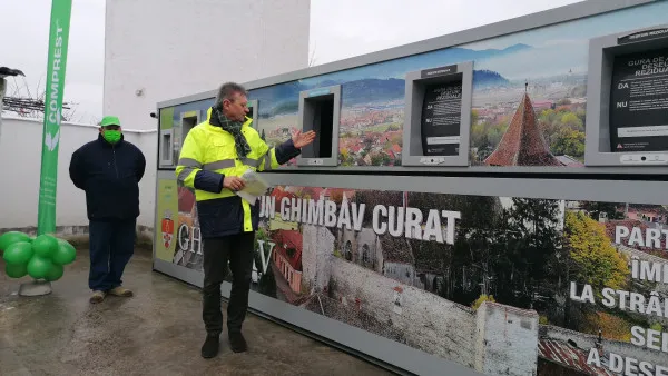 28 de ecoinsule vor fi recepţionate în scurt timp de Primăria Braşov. „Ne vor ajuta, pe viitor, în aplicarea principiului «plăteşti cât arunci»”