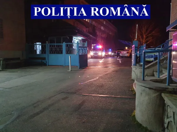 „Vaccinarea la chiuvetă”: Percheziţii şi la Braşov, în căutarea clienţilor unui „IT-ist” care a spart bazele de date a două centre de vaccinare