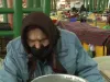 „Îngheţăm, ne dezgheţăm”: în pieţele din Braşov, unde „bate curentul” şi  „de ani de zile nu se face nimic”