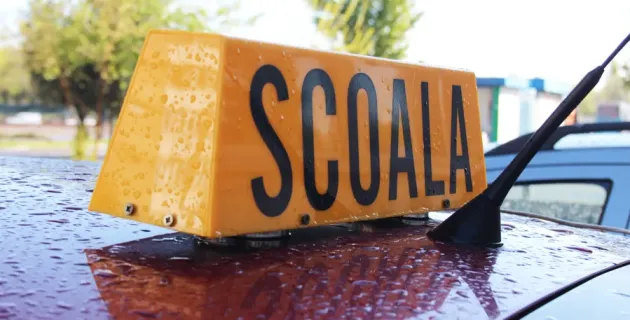 Codul Rutier 2022: Românii fără 10 clase absolvite pot obţine, în continuare, permisul de conducere