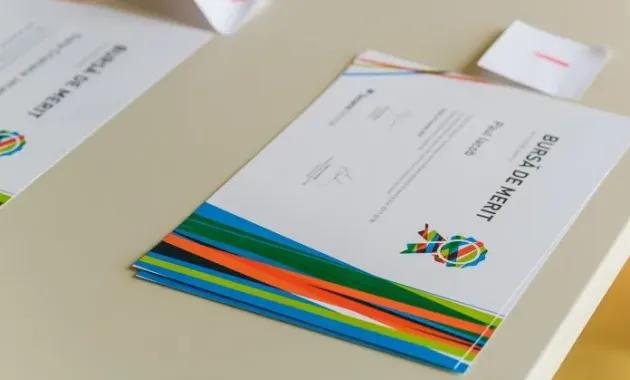 Este oficial: Bursele de merit se dau doar celor cu medii peste 9,50
