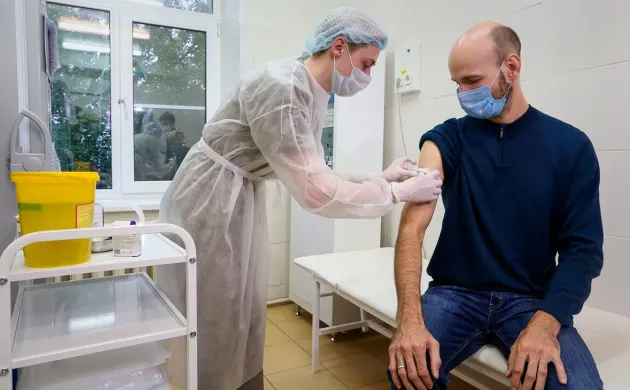 Termenul pentru doza booster a vaccinului anti-COVID, redus de la 6 la 4 luni