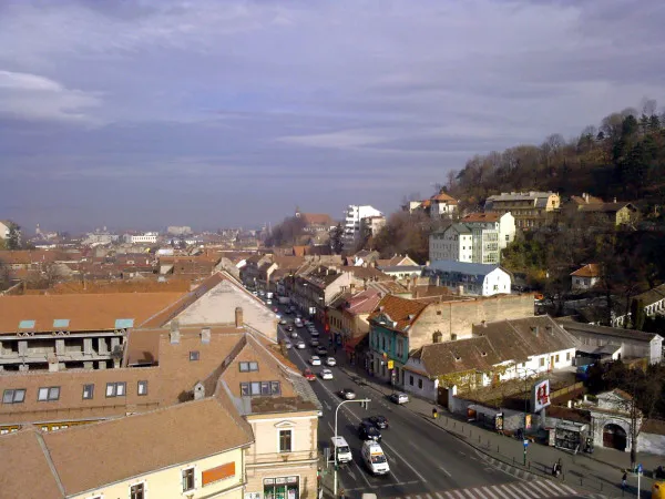Strada Lungă, din semafor în semafor: 5, amplasate „în undă verde”, la fiecare intersecţie