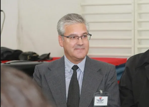 Dacă aşa-s „directorii”, cum or fi elevii? Şi la al doilea examen, 3 din 10, „picaţi”