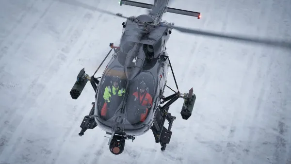 Airbus își testează elicopterele militare la Brașov, pentru ugrade-ul H145M cu rachete Spike antitanc