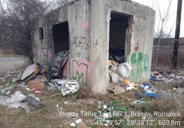 Poliţia a convins o firmă din Braşov să îşi cureţe „curtea”