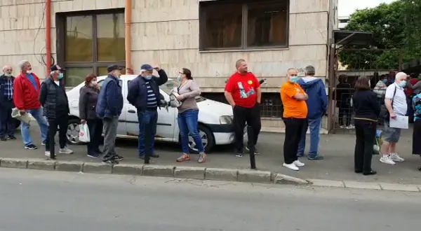 Dispare „coada pensionarului”: Bon de ordine la uşă sau te programezi de acasă, cu dată şi oră fixă