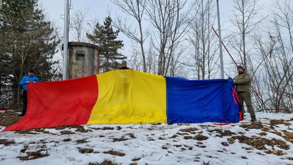 Cu scrumiera portabilă după turistul (nesimţit) de pe Tâmpa