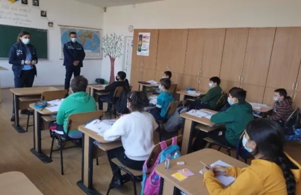 Nu are dreptul nimeni să-şi bată joc de tine. Lecţia pe care au învăţat-o copiii din Perşani, Şercăiţa, Hârseni, Mândra şi Şercaia