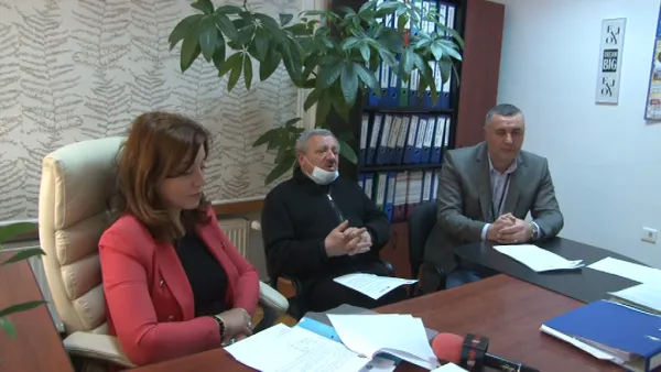 „Mama eroină” şi „pensia văduvei”: cele mai mari dileme cu care se duc oamenii  la Casa de Pensii Braşov