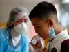 18,5 milioane de teste de salivă urmează să ajungă în şcoli