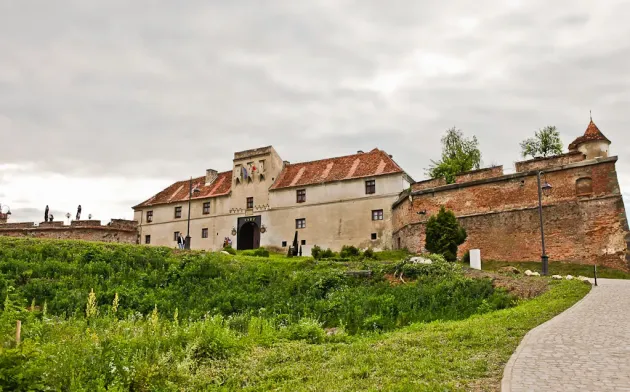 Cetatea Braşovului, de 8 ani în procese. Pe 1 martie, un nou termen în lupta dusă de Aro Palace  