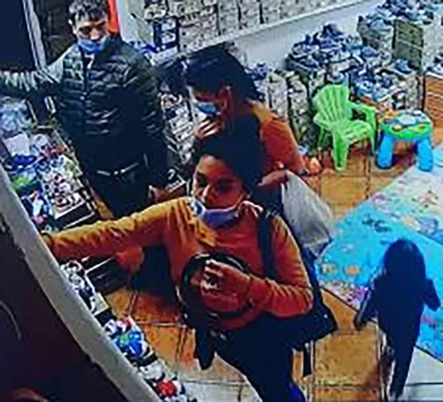 El din Râşnov, ea din Braşov: doi hoţi ieşiţi la „cumpărături”